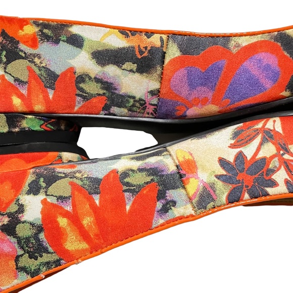 Marc Fisher Colorful Bright Floral Print Pointed Flats - Picture 12 of 14